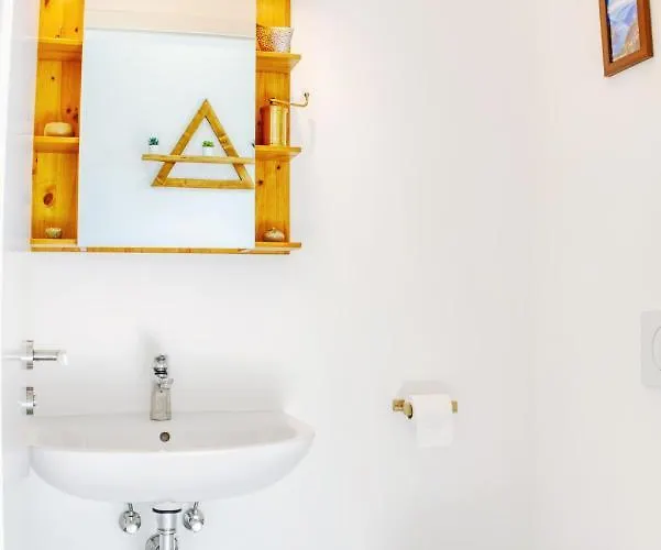 Luxus Apartment! Kueche, Balkon, Netflix, Parkplatz - 8 Personen