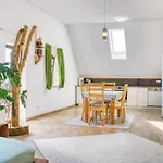 Luxus Apartment! Kueche, Balkon, Netflix, Parkplatz - 8 Personen