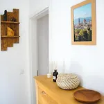 Luxus Apartment! Kueche, Balkon, Netflix, Parkplatz - 8 Personen Apartman *