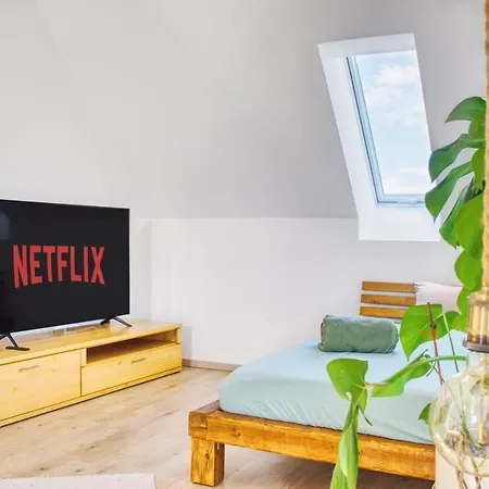 Luxus Apartment! Kueche, Balkon, Netflix, Parkplatz - 8 Personen *