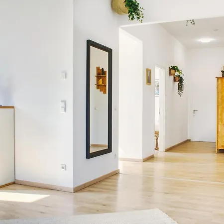 Luxus Apartment! Kueche, Balkon, Netflix, Parkplatz - 8 Personen Ilmmunster