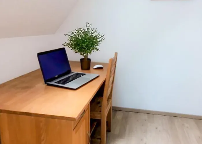 Luxus Apartment! Kueche, Balkon, Netflix, Parkplatz - 8 Personen Lägenhet